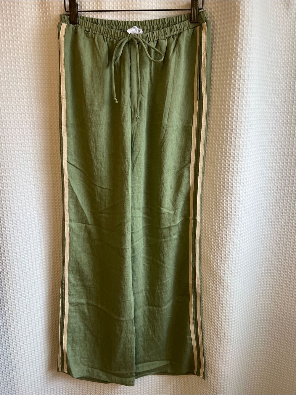 Sienna Sky Olive Drawstring Wide-Leg Pants with Cream Accents-626-072